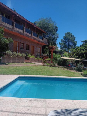Cabaña frente al rio